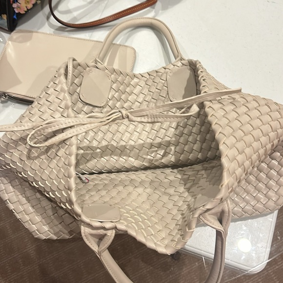 Great off white ciorrico bag bought last year - Picture 3 of 4